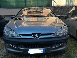 Grigio Usata 2004 Peugeot 206 Tre volumi | 600 € (Ottimo prezzo)