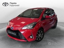 Rosso Usata 2018 Toyota Yaris Hybrid Active Tre volumi | 11.900 € (Buon prezzo)