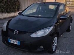 Nero Usata 2009 Mazda 2 Tre volumi | 2490 € (Ottimo prezzo)