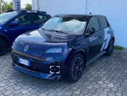 Blu/azzurro Usata 2024 Renault R5 Iconic Due volumi | 32.200 € (Buon prezzo)