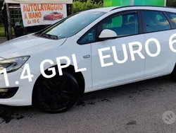 Usata 2015 Opel Astra Cosmo Station wagon | 4950 € (Super prezzo)
