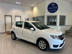 Bianco Usata 2015 Dacia Sandero Lauréate Due volumi | 5900 € (Buon prezzo)