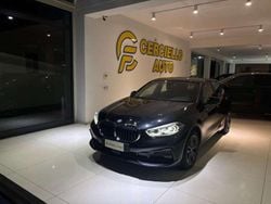 Nero perlato Usata 2022 BMW 118 Sport Line Due volumi | 24.900 € (Buon prezzo)