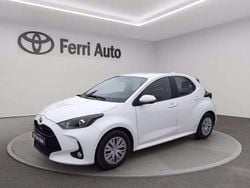 Bianco Usata 2023 Toyota Yaris Hybrid Active Tre volumi | 15.900 € (Ottimo prezzo)