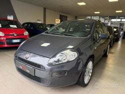 Grigio Usata 2015 Fiat Punto Lounge Tre volumi | 5900 € (Cara)