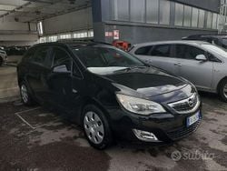 Nero Usata 2011 Opel Astra Station wagon | 4650 € (Buon prezzo)