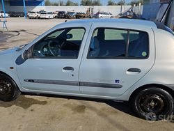 Grigio Usata 2000 Renault Clio II Due volumi | 1500 € (Buon prezzo)
