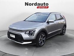 Grigio Nuova 2025 Kia Niro Style SUV | 30.900 €