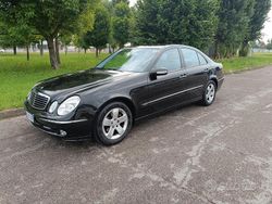 Nero Usata 2002 Mercedes E240 Tre volumi | 5900 €