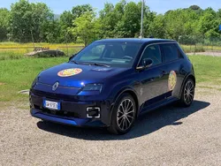 Blu Nuova 2024 Renault R5 Iconic Due volumi | 30.000 € (Ottimo prezzo)