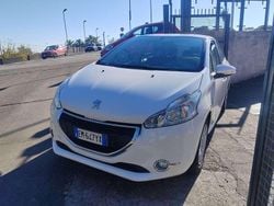 Bianco Usata 2013 Peugeot 208 Allure Due volumi | 6299 € (Buon prezzo)