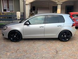 Grigio Usata 2010 VW Golf VI Tre volumi | 6000 € (Buon prezzo)