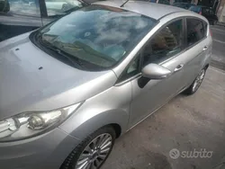 Usata 2009 Ford Fiesta Due volumi | 3900 € (Ottimo prezzo)