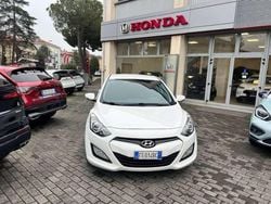 Bianco Usata 2013 Hyundai i30 Comfort Tre volumi | 2900 € (Super prezzo)