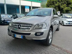 Grigio Usata 2007 Mercedes ML320 SUV | 7900 € (Buon prezzo)