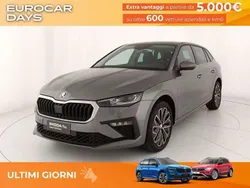 Grigio graphite metallizzato Usata 2024 Skoda Scala Selection Due volumi | 21.550 € (Buon prezzo)