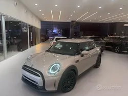Grigio metallizzato Usata 2022 Mini Cooper Classic Due volumi | 20.990 € (Ottimo prezzo)