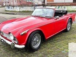 Rosso Usata 1960 Triumph TR4 Cabrio | 36.900 €