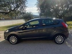 Grigio Usata 2015 Ford Fiesta Due volumi | 3500 € (Super prezzo)