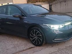 Grigio Usata 2022 VW Golf VIII Style Tre volumi | 22.500 € (Buon prezzo)