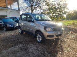 Grigio Usata 2016 Mahindra Quanto Station wagon | 6900 €
