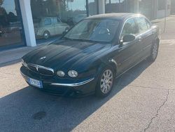 Verde Usata 2002 Jaguar X-type Tre volumi | 4500 €