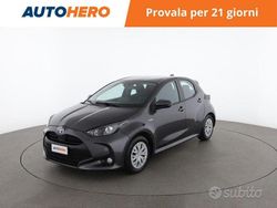 Grigio Usata 2020 Toyota Yaris Hybrid Business Edition Tre volumi | 13.999 € (Buon prezzo)