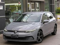 Grigio Usata 2021 VW Golf Life Tre volumi | 17.990 € (Buon prezzo)