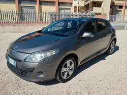 Grigio Usata 2010 Renault Mégane III Dynamique Tre volumi | 3800 € (Buon prezzo)