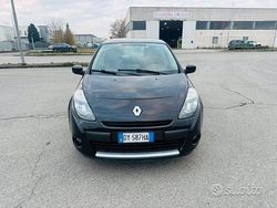 Nero Usata 2009 Renault Clio II Luxe Tre volumi | 3000 € (Buon prezzo)