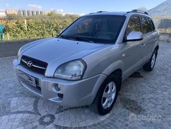 Grigio Usata 2005 Hyundai Tucson Dynamiq SUV | 2499 € (Buon prezzo)