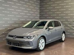 Dolphin grey Nuova 2025 VW Golf VIII Life Tre volumi | 30.900 € (Buon prezzo)