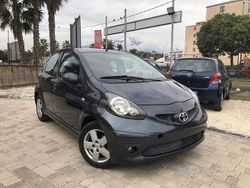 Grigio Usata 2008 Toyota Aygo Due volumi | 4900 € (Buon prezzo)