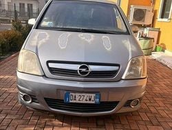 Grigio Usata 2006 Opel Meriva Cosmo Monovolume | 1500 € (Buon prezzo)