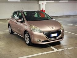 Marrone Usata 2012 Peugeot 208 Allure Due volumi | 2900 € (Buon prezzo)