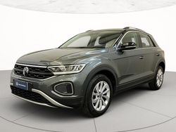 Indium grey metallizzato nero Usata 2023 VW T-Roc Life SUV | 21.600 € (Buon prezzo)