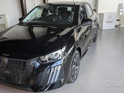 Verde Nuova 2025 Peugeot 208 Style Due volumi | 14.600 € (Super prezzo)
