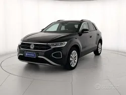 Deep black perlato Usata 2022 VW T-Roc Life SUV | 20.900 € (Buon prezzo)