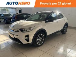 Bianco Usata 2020 Kia Stonic Style SUV | 14.099 € (Buon prezzo)