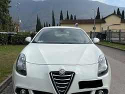 Bianco Usata 2015 Alfa Romeo Giulietta Due volumi | 9500 € (Buon prezzo)