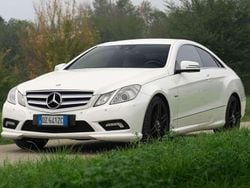 Bianco Usata 2010 Mercedes E250 Avantgarde Coupé | 11.000 € (Cara)