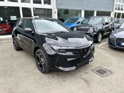 Avorio gallera Nuova 2024 Alfa Romeo Junior Edizione Speciale SUV | 31.400 € (Buon prezzo)