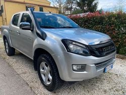 Grigio Usata 2015 Isuzu D-Max SUV | 18.000 €