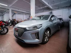 Grigio Usata 2017 Hyundai Ioniq Comfort Tre volumi | 12.900 € (Buon prezzo)