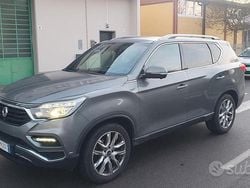 Grigio Usata 2017 Ssangyong (KGM) Rexton SUV | 11.900 € (Buon prezzo)