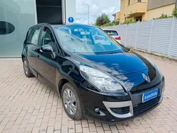 Nero Usata 2011 Renault Scénic III Monovolume | 6700 € (Molto cara)