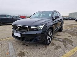 Nero Usata 2023 Volvo XC40 Core SUV | 28.100 € (Buon prezzo)
