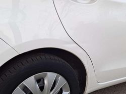 Usata 2014 Toyota Yaris Hybrid Active Tre volumi | 7000 € (Ottimo prezzo)