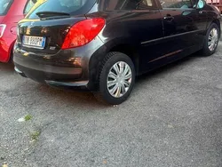 Usata 2008 Peugeot 207 Tre volumi | 2800 € (Ottimo prezzo)