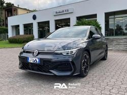 Grigio Usata 2024 VW Golf VIII R-line Plus Tre volumi | 33.900 € (Molto cara)